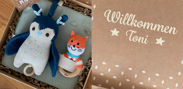 Baby-Geschenkset zur Geburt für Jungen mit Spieluhr, Beißring und Babydecke.
