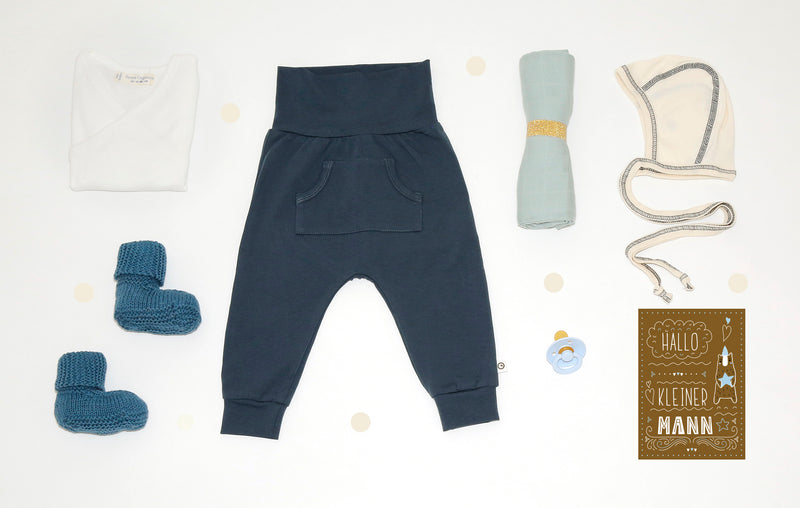 Die Baby Geschenkbox für Jungen "Erstausstattung Erste Wochen-Deluxe" ist das ideale Geschenk zur Geburt.