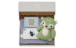 Das Baby-Geschenkset für Jungen Erinerungen-Box Deluxe ist das perfekte Geschenk zur Geburt, zur Taufe oder zur Babyshower-Party.