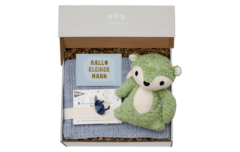 Das Baby-Geschenkset für Jungen Erinerungen-Box Deluxe ist das perfekte Geschenk zur Geburt, zur Taufe oder zur Babyshower-Party.