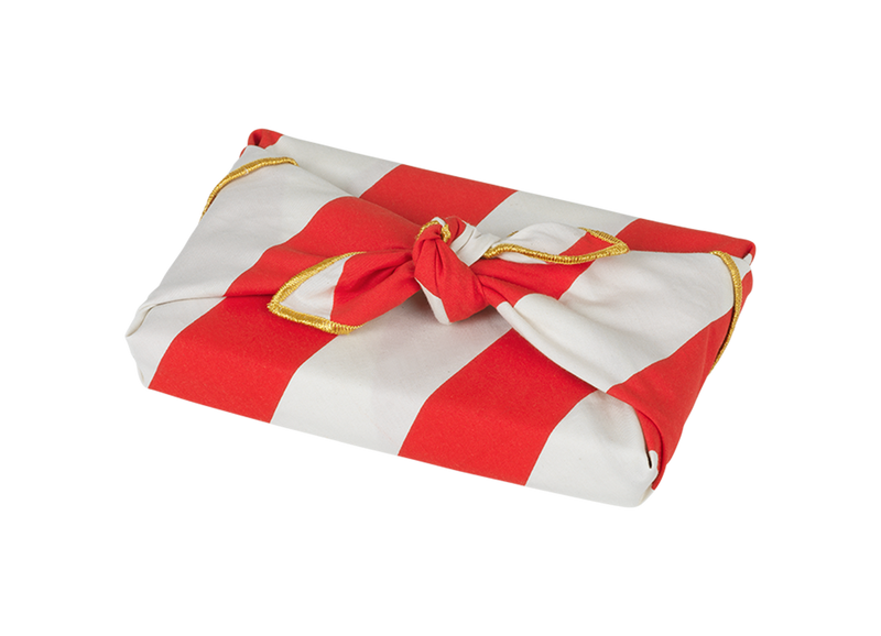 Die Geschenkverpackung aus Stoff - 2er Pack- Streifen und Nostalgie von Fabelab ist eine hübsche Alternative für das Geschenk zu Weihnachten.