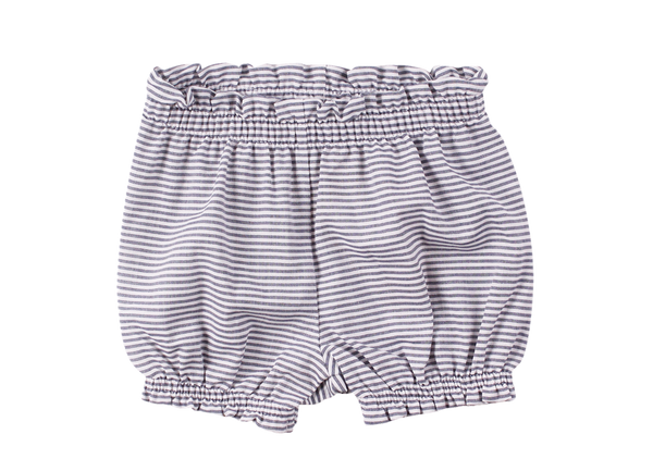 Die kurze Bloomers Hose von Muesli ist weiß gestreift und das perfekte Geschenk zur Geburt. 