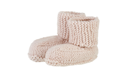 Die nachhaltigen Babyschühchen von Pebble naturfarben bei lachen lieben leben sind ein tolles Geburtsgeschenk. 