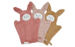 Die Hasen Waschhandschuhe in 3 Farben von FABELAB sind tolle Geschenke zur Geburt. 